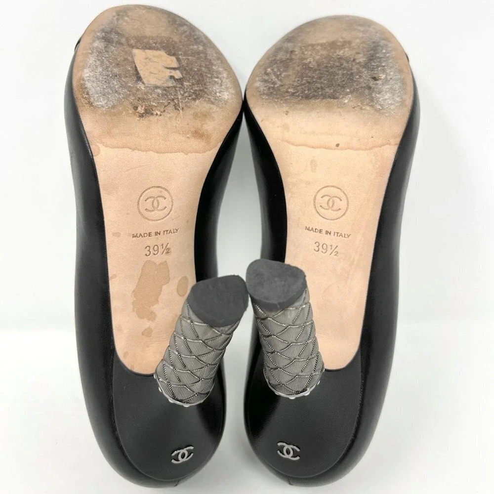 Chanel Black Leather Pumps CC Logo Classic Heels‎ 39.5